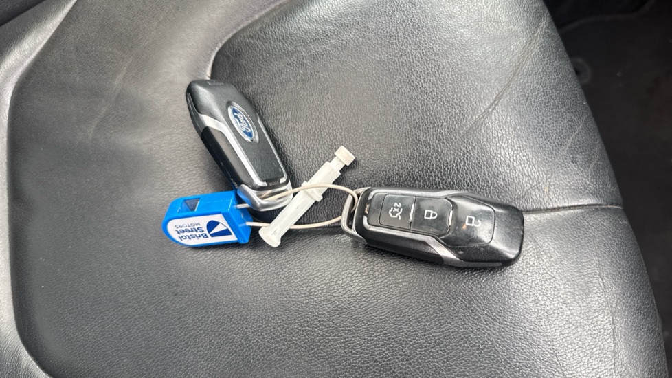 Ford S-MAX 2.0 TDCi 210 Titanium Sport 5dr Powershift Diesel Estate - Image 20