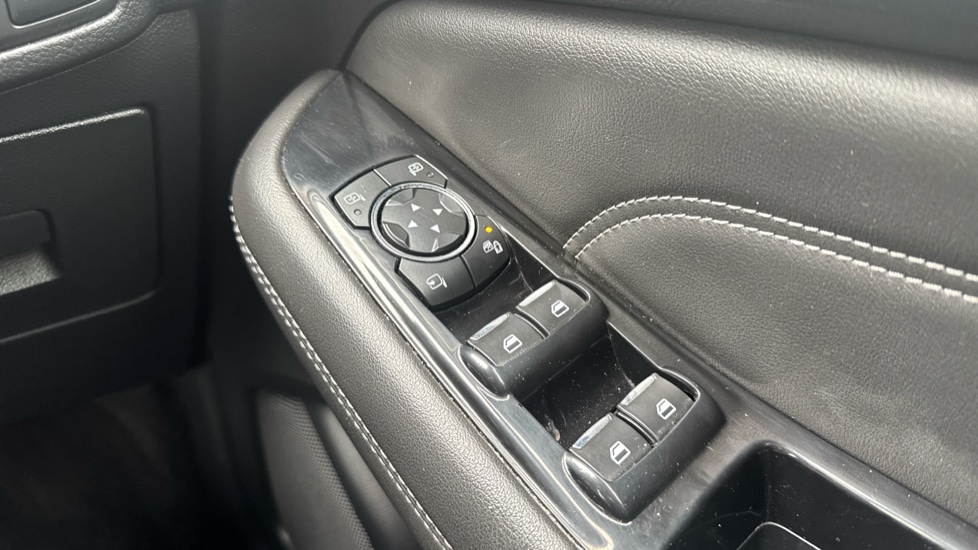 Ford S-MAX 2.0 TDCi 210 Titanium Sport 5dr Powershift Diesel Estate - Image 24