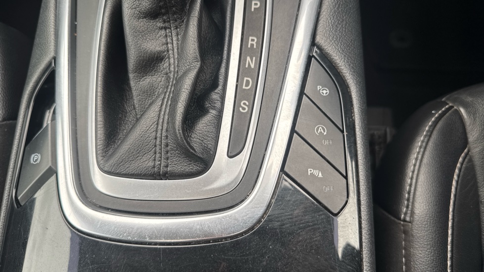 Ford S-MAX 2.0 TDCi 210 Titanium Sport 5dr Powershift Diesel Estate - Image 30