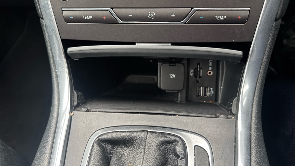 Ford S-MAX 2.0 TDCi 210 Titanium Sport 5dr Powershift Diesel Estate - Image 32
