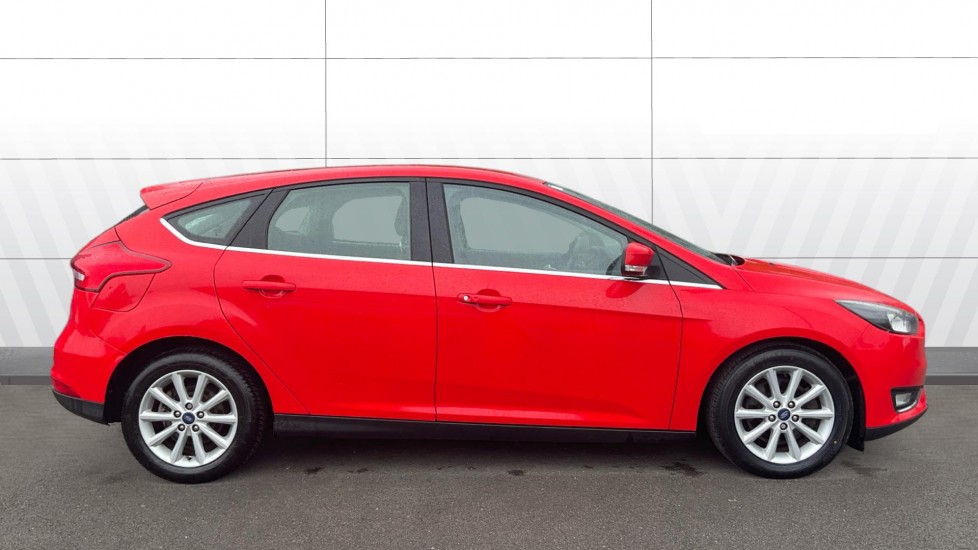 Ford Focus 1.5 EcoBoost Titanium 5dr Auto Petrol Hatchback - Image 5