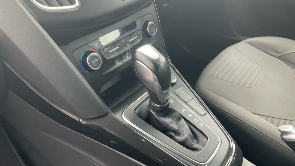 Ford Focus 1.5 EcoBoost Titanium 5dr Auto Petrol Hatchback - Image 13