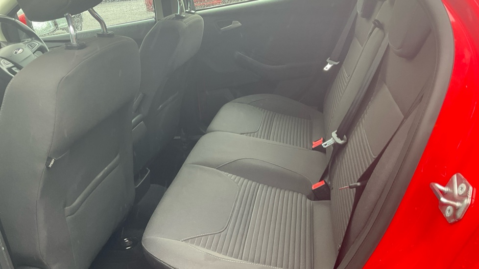 Ford Focus 1.5 EcoBoost Titanium 5dr Auto Petrol Hatchback - Image 16
