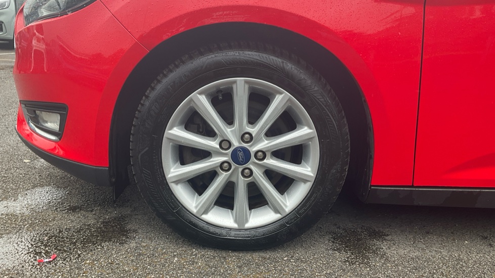 Ford Focus 1.5 EcoBoost Titanium 5dr Auto Petrol Hatchback - Image 25