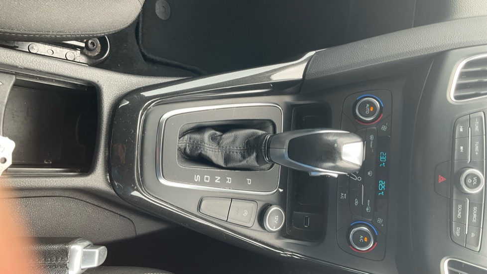 Ford Focus 1.5 EcoBoost Titanium 5dr Auto Petrol Hatchback - Image 34