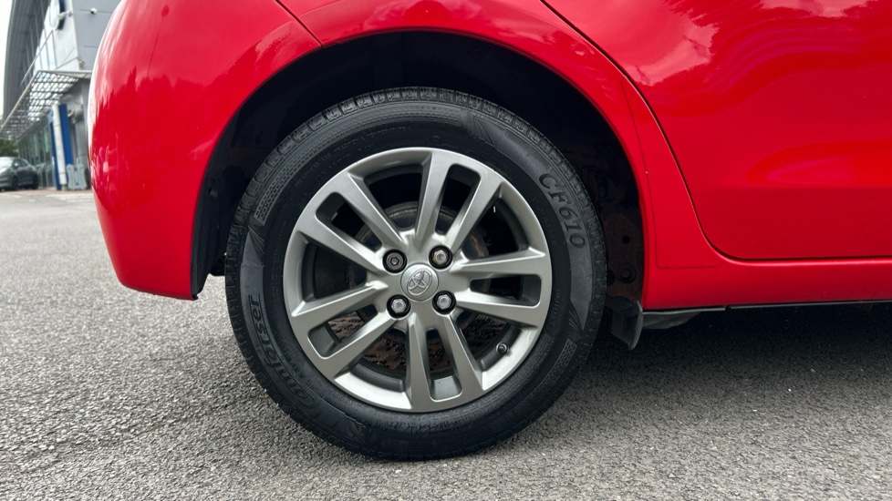 Toyota Yaris 1.0 VVT-i Icon 5dr Petrol Hatchback - Image 7