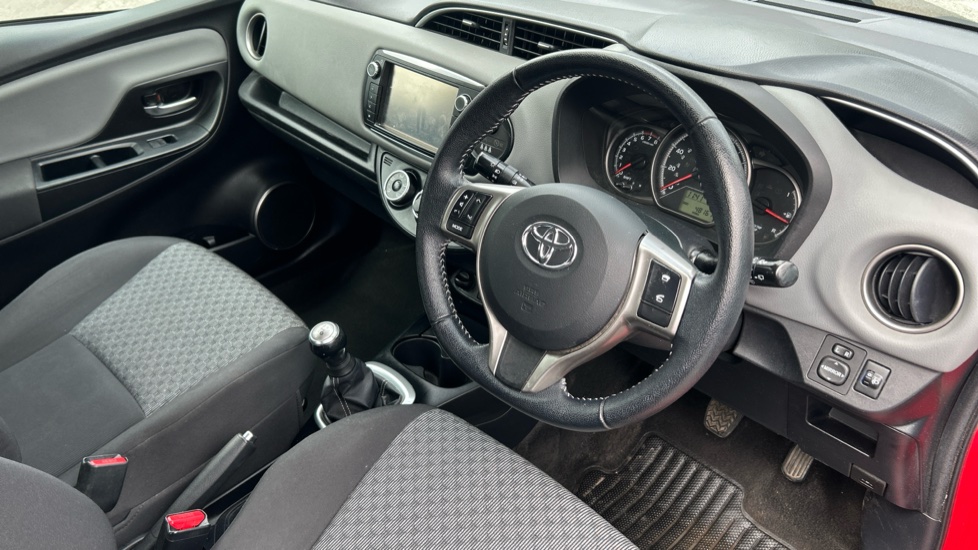 Toyota Yaris 1.0 VVT-i Icon 5dr Petrol Hatchback - Image 11