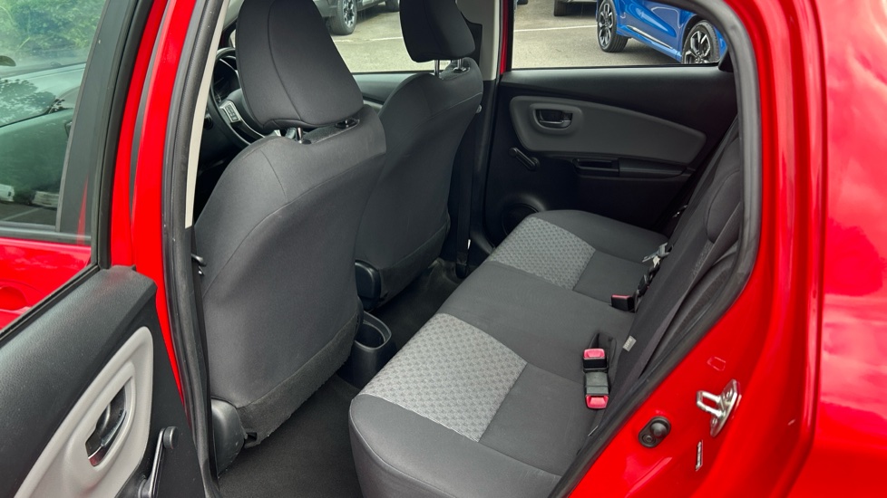 Toyota Yaris 1.0 VVT-i Icon 5dr Petrol Hatchback - Image 16