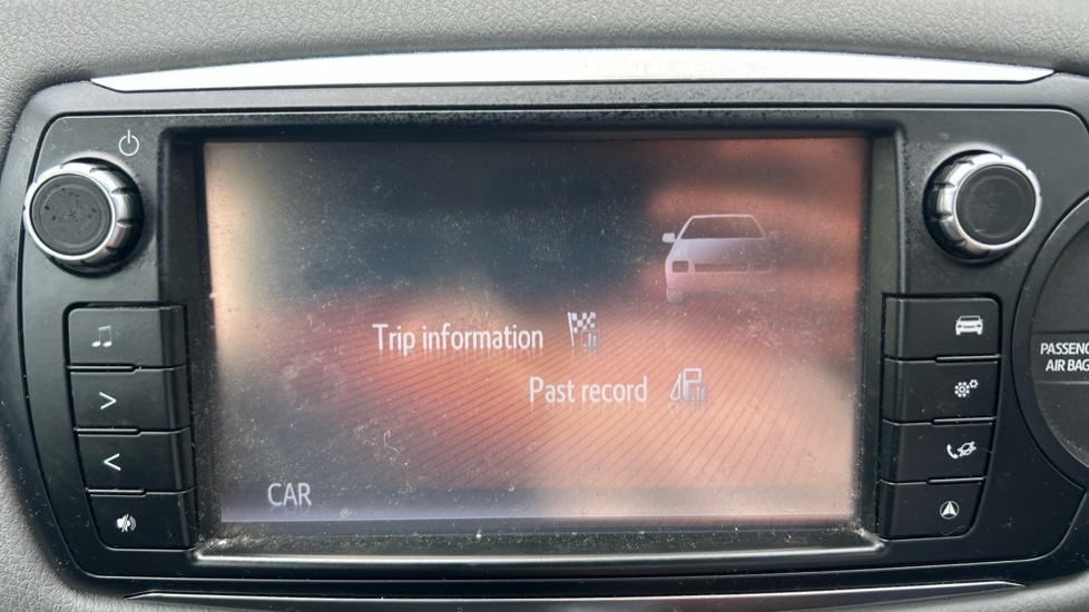 Toyota Yaris 1.0 VVT-i Icon 5dr Petrol Hatchback - Image 22