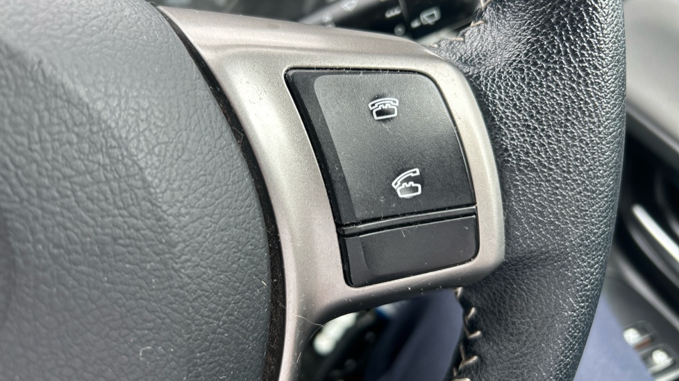 Toyota Yaris 1.0 VVT-i Icon 5dr Petrol Hatchback - Image 27