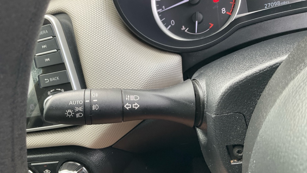 Nissan Micra 0.9 IG-T Acenta 5dr Petrol Hatchback - Image 34