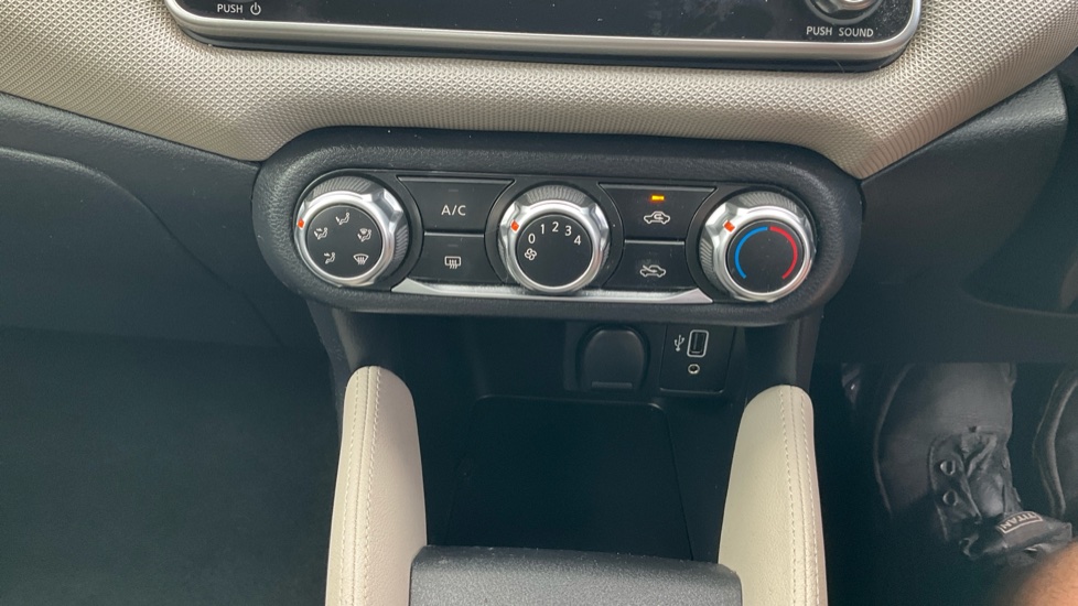 Nissan Micra 0.9 IG-T Acenta 5dr Petrol Hatchback - Image 35