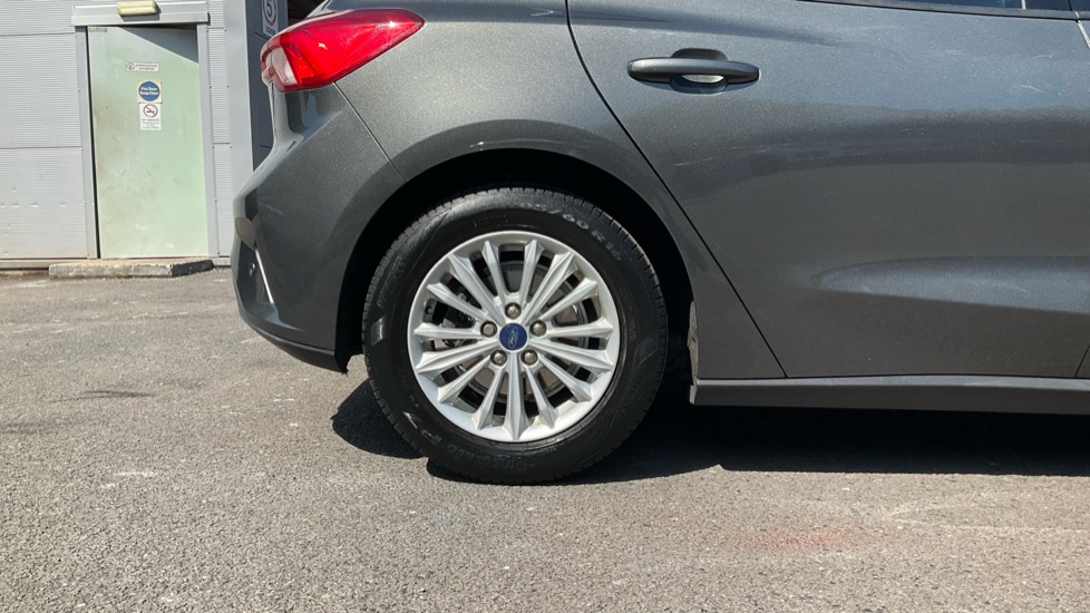 Ford Focus 1.5 EcoBoost 150 Titanium 5dr Petrol Hatchback - Image 7