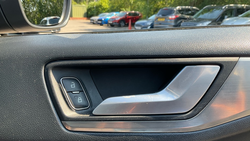 Ford Focus 1.5 EcoBoost 150 Titanium 5dr Petrol Hatchback - Image 29