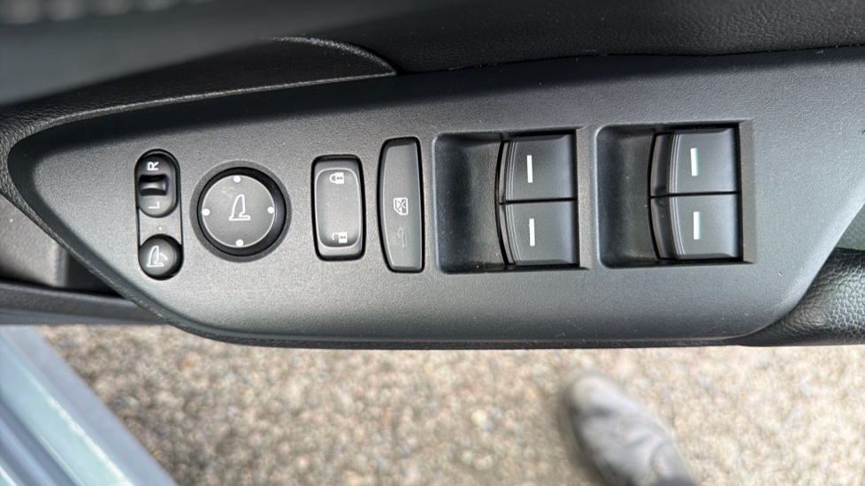 Honda Civic 1.0 VTEC Turbo 126 EX 5dr CVT Petrol Hatchback - Image 30
