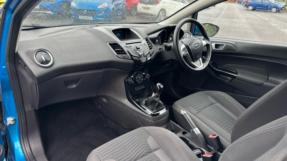 Ford Fiesta 1.25 82 Zetec 3dr Petrol Hatchback - Image 9