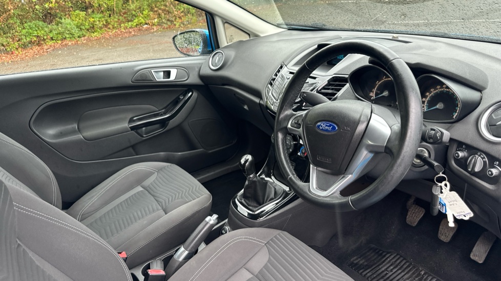 Ford Fiesta 1.25 82 Zetec 3dr Petrol Hatchback - Image 11