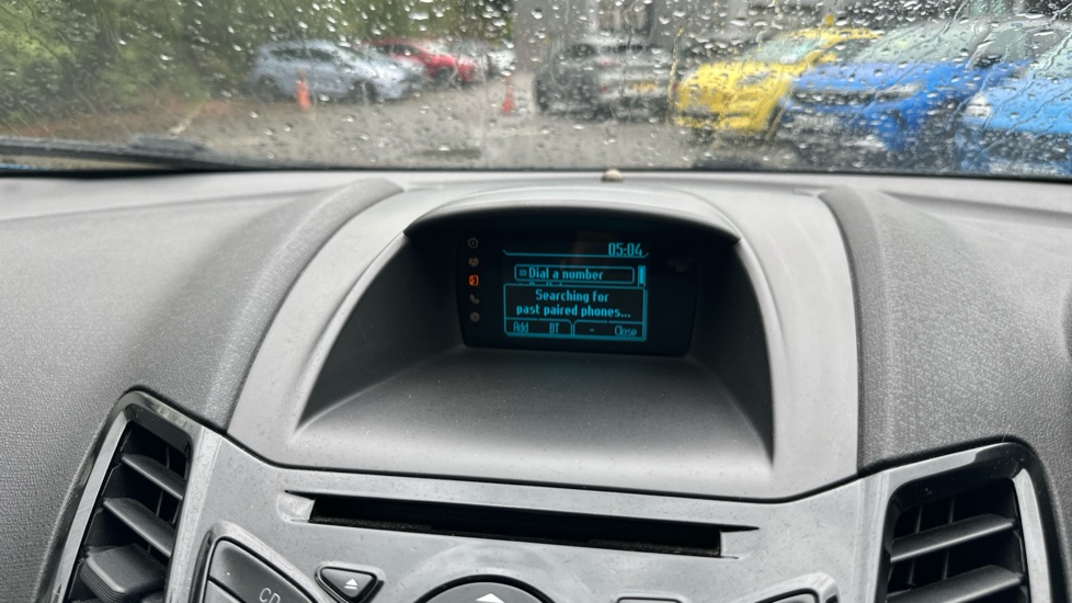 Ford Fiesta 1.25 82 Zetec 3dr Petrol Hatchback - Image 28