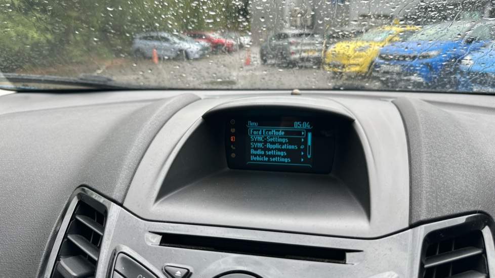 Ford Fiesta 1.25 82 Zetec 3dr Petrol Hatchback - Image 29