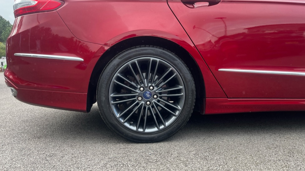 Ford Mondeo 2.0 Hybrid Titanium Edition 4dr Auto Hybrid Saloon - Image 7