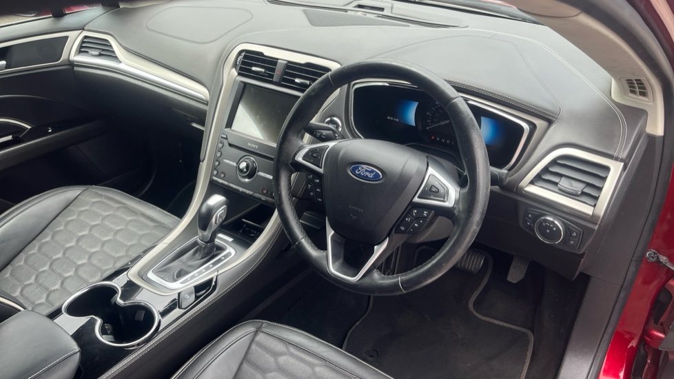 Ford Mondeo 2.0 Hybrid Titanium Edition 4dr Auto Hybrid Saloon - Image 11