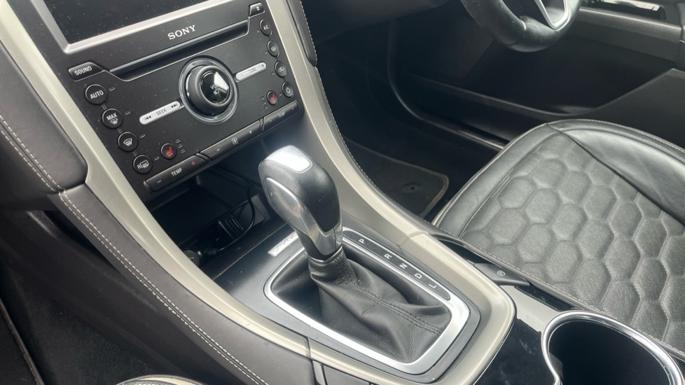 Ford Mondeo 2.0 Hybrid Titanium Edition 4dr Auto Hybrid Saloon - Image 13