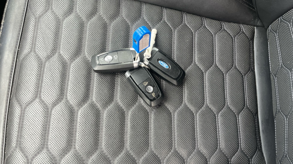 Ford Mondeo 2.0 Hybrid Titanium Edition 4dr Auto Hybrid Saloon - Image 20