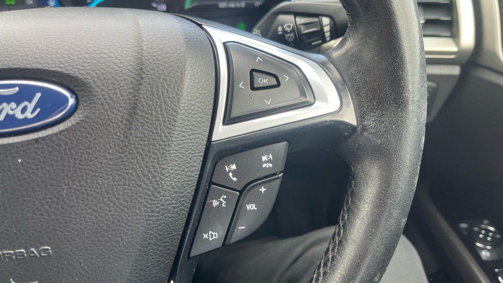 Ford Mondeo 2.0 Hybrid Titanium Edition 4dr Auto Hybrid Saloon - Image 22
