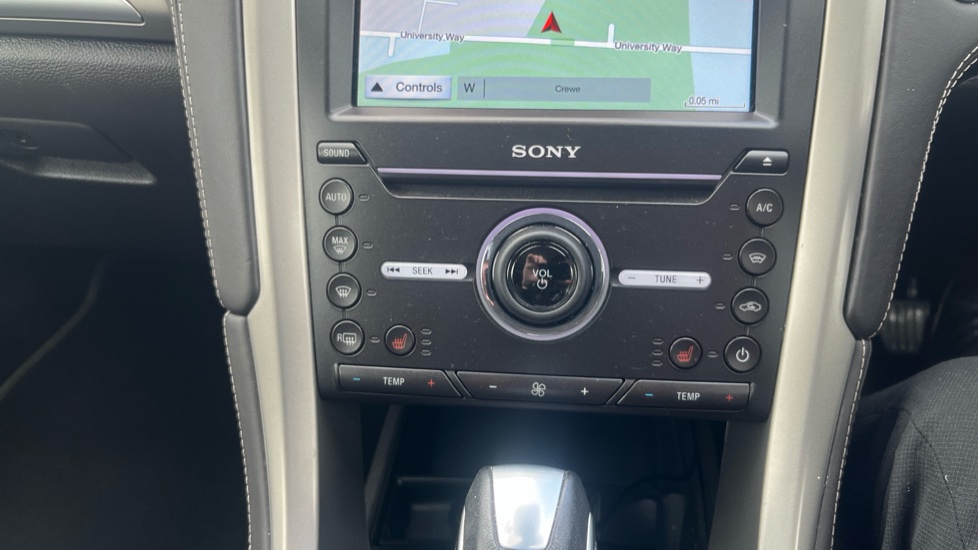 Ford Mondeo 2.0 Hybrid Titanium Edition 4dr Auto Hybrid Saloon - Image 32