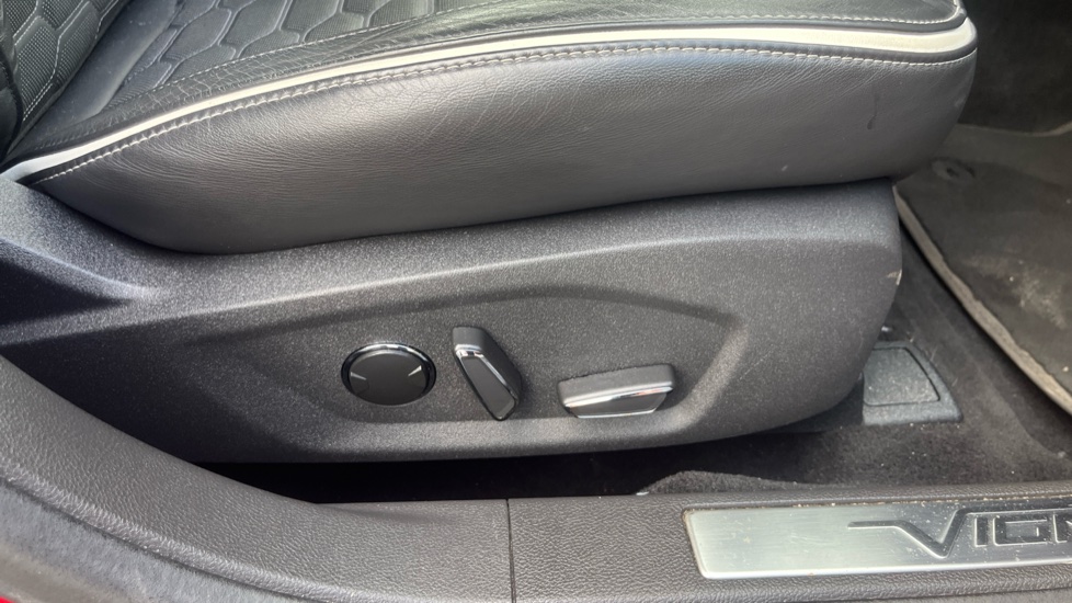 Ford Mondeo 2.0 Hybrid Titanium Edition 4dr Auto Hybrid Saloon - Image 36