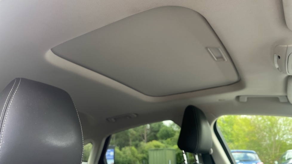 Ford Mondeo 2.0 Hybrid Titanium Edition 4dr Auto Hybrid Saloon - Image 37