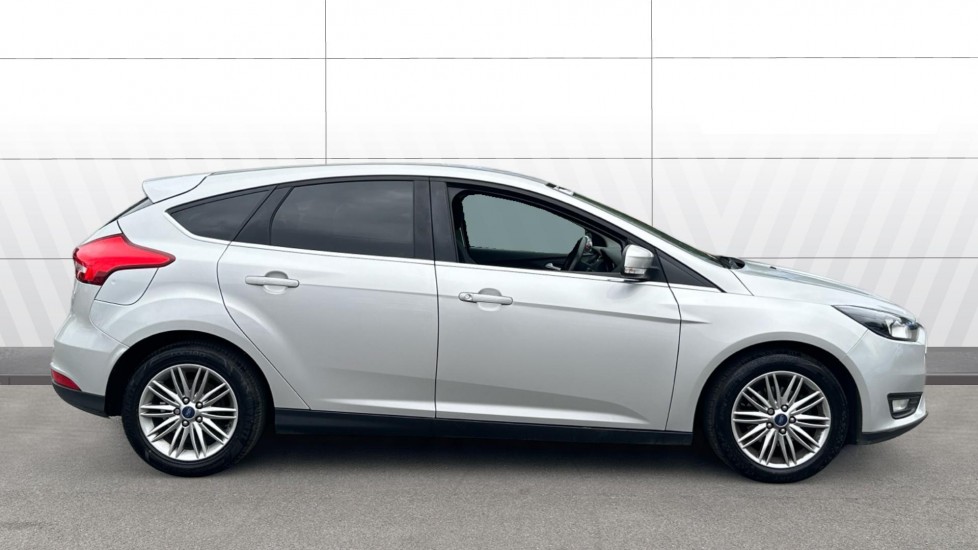 Ford Focus 1.0 EcoBoost Zetec Edition 5dr Petrol Hatchback - Image 5