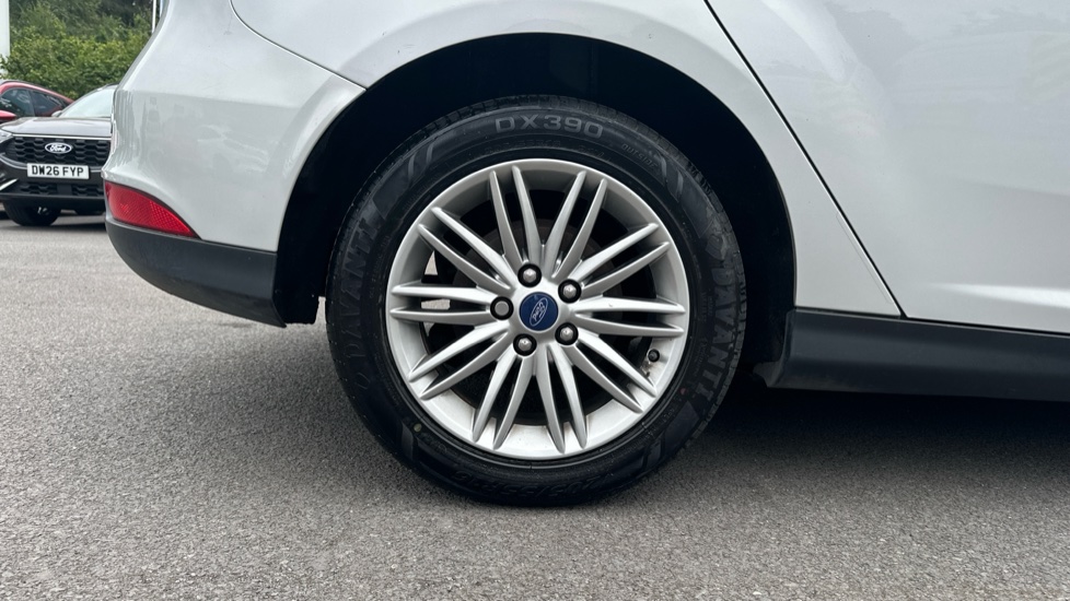 Ford Focus 1.0 EcoBoost Zetec Edition 5dr Petrol Hatchback - Image 7