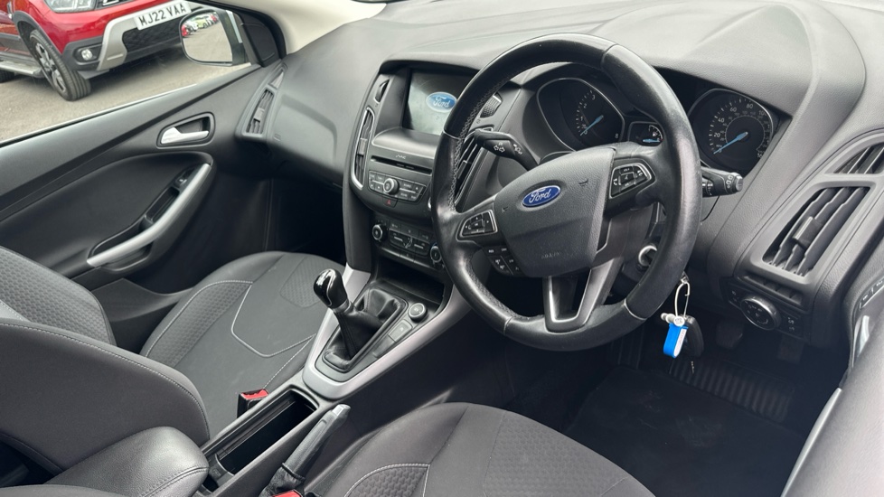 Ford Focus 1.0 EcoBoost Zetec Edition 5dr Petrol Hatchback - Image 11