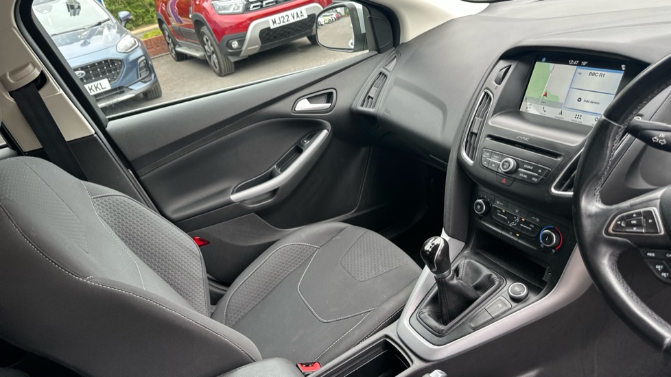 Ford Focus 1.0 EcoBoost Zetec Edition 5dr Petrol Hatchback - Image 14