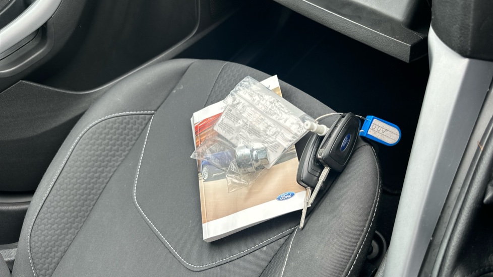 Ford Focus 1.0 EcoBoost Zetec Edition 5dr Petrol Hatchback - Image 19