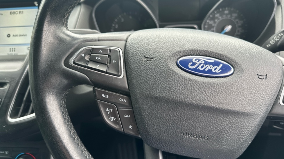 Ford Focus 1.0 EcoBoost Zetec Edition 5dr Petrol Hatchback - Image 21