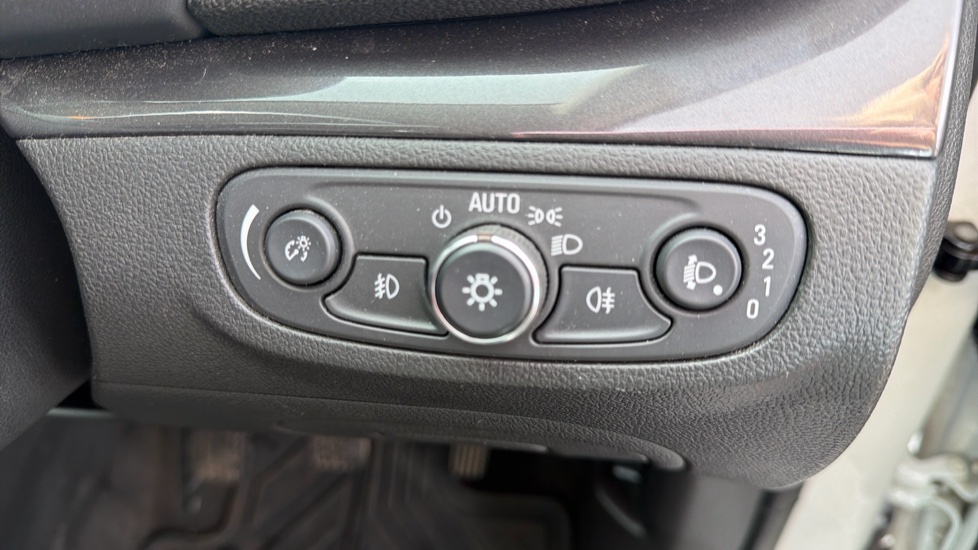 Vauxhall Mokka X 1.4T ecoTEC Elite 5dr Petrol Hatchback - Image 22