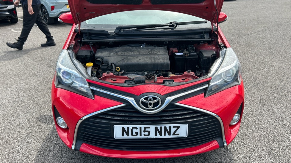 Toyota Yaris 1.33 VVT-i Icon 3dr Petrol Hatchback - Image 8