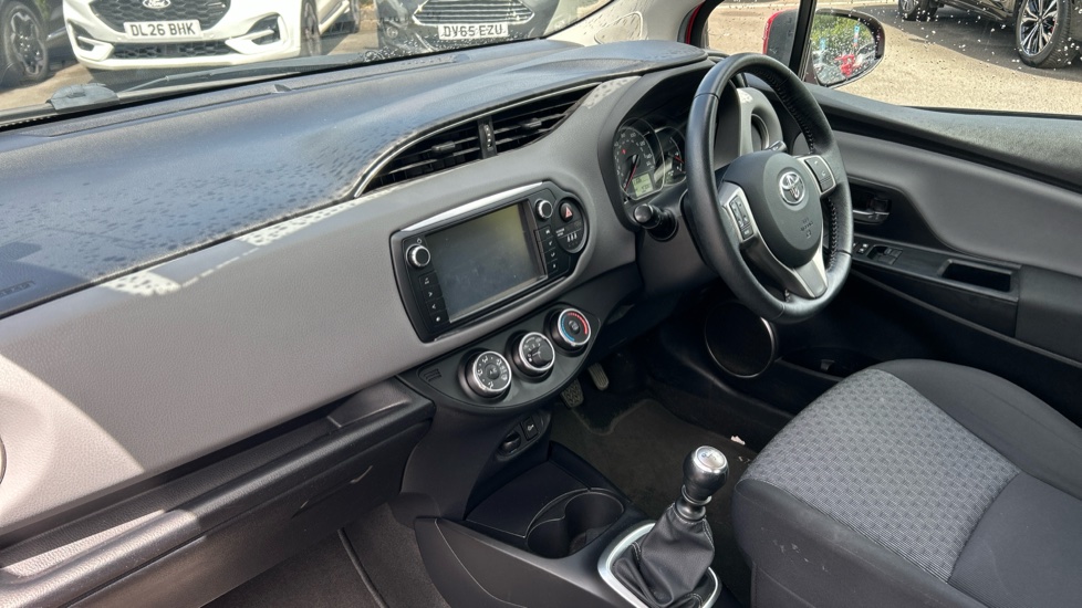 Toyota Yaris 1.33 VVT-i Icon 3dr Petrol Hatchback - Image 9
