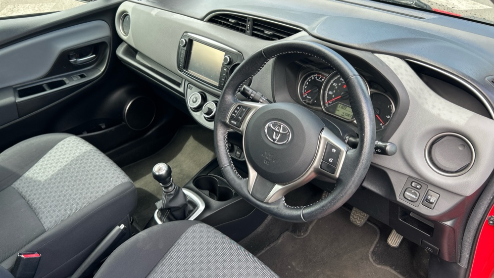 Toyota Yaris 1.33 VVT-i Icon 3dr Petrol Hatchback - Image 11
