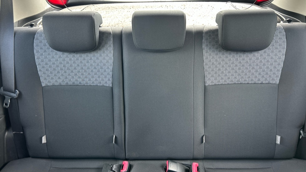 Toyota Yaris 1.33 VVT-i Icon 3dr Petrol Hatchback - Image 15