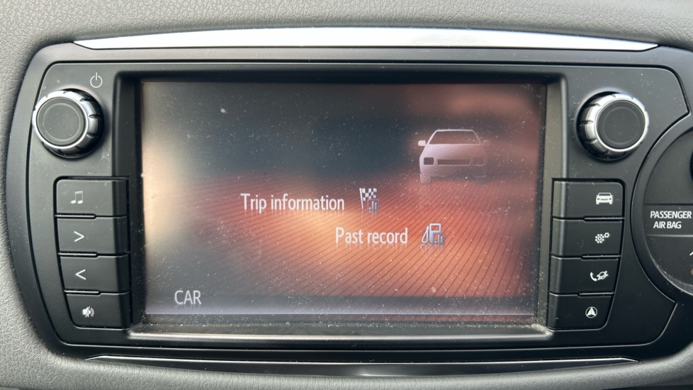 Toyota Yaris 1.33 VVT-i Icon 3dr Petrol Hatchback - Image 22