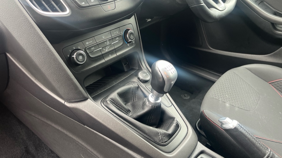 Ford Focus 1.0 EcoBoost 140 ST-Line Navigation 5dr Petrol Hatchback - Image 13