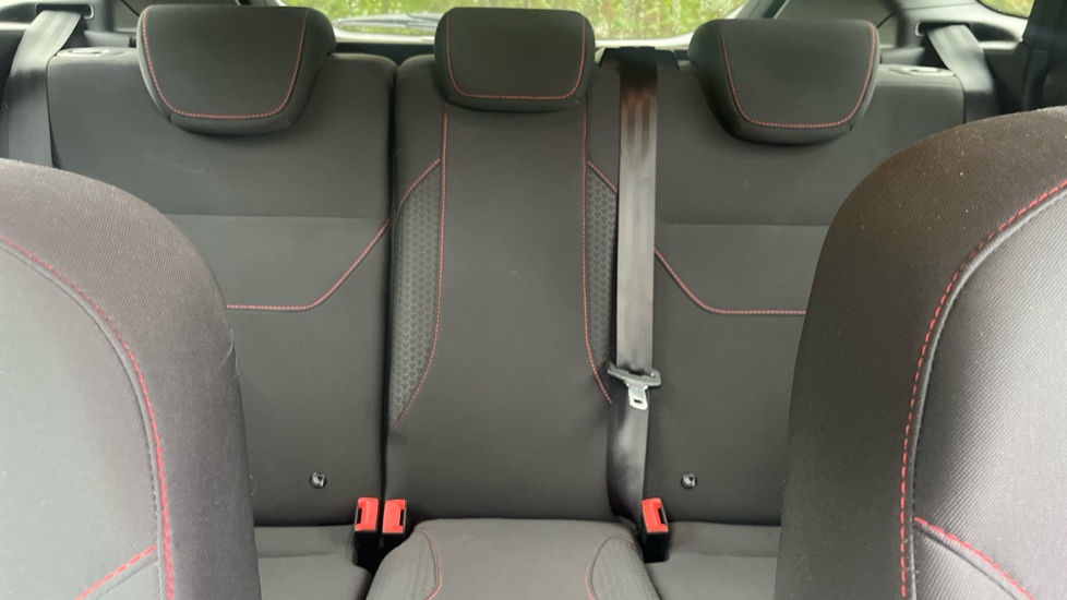 Ford Focus 1.0 EcoBoost 140 ST-Line Navigation 5dr Petrol Hatchback - Image 15