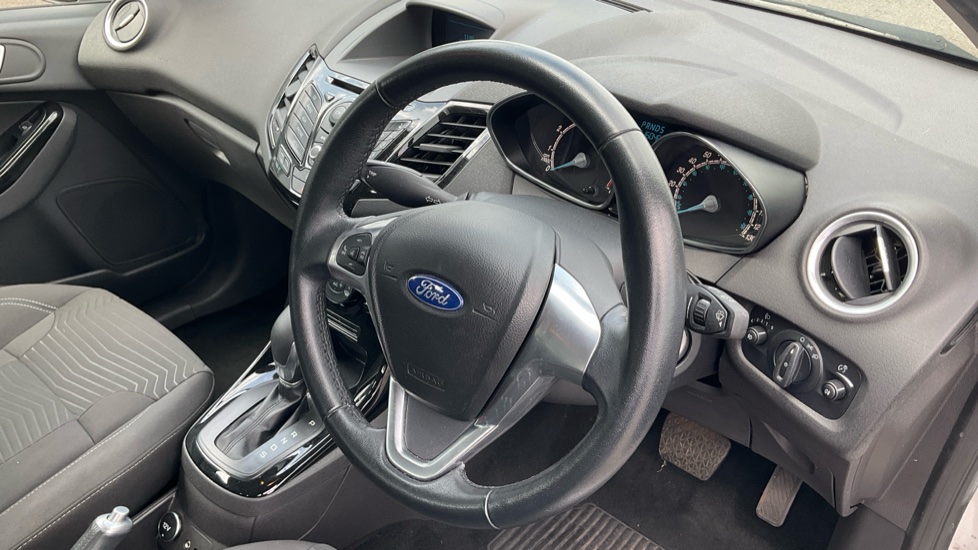 Ford Fiesta 1.0 EcoBoost Zetec 5dr Powershift Petrol Hatchback - Image 11