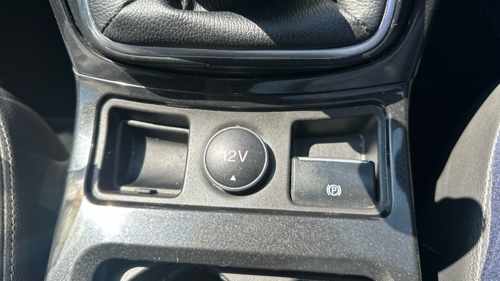 Ford Kuga 1.5 EcoBoost Titanium 5dr 2WD Petrol Estate - Image 32