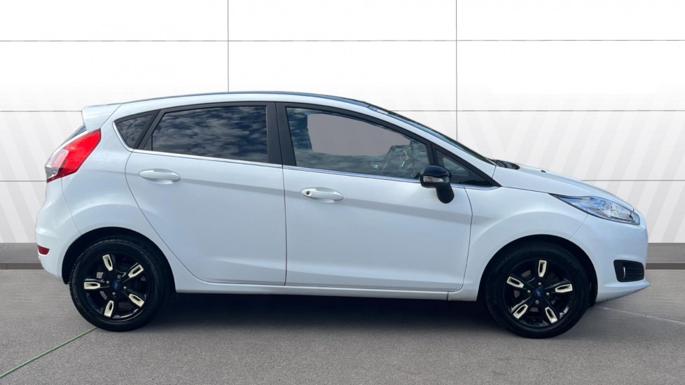 Ford Fiesta 1.0 EcoBoost Zetec White 5dr Petrol Hatchback - Image 5