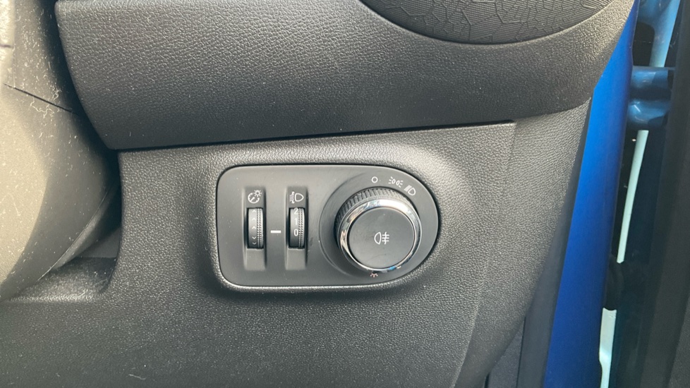 Vauxhall Adam 1.2i Energised 3dr Petrol Hatchback - Image 30