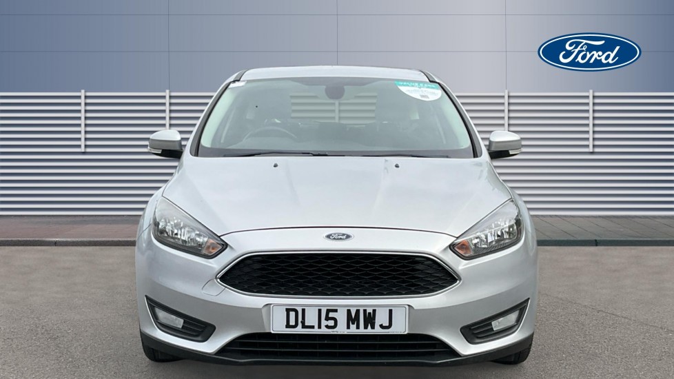 Ford Focus 1.0 EcoBoost Zetec 5dr Petrol Hatchback - Image 3